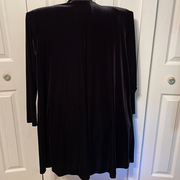 Crimson by Lawrence Kurtz Black Jacket - Picture 2 of 4